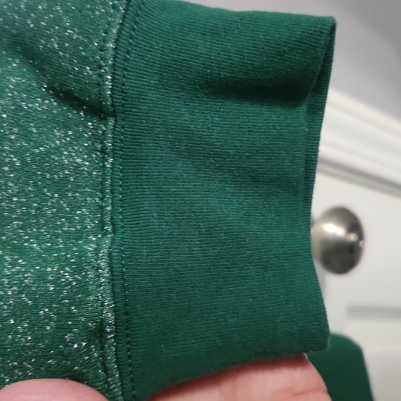 NWT. Ladies Disney Parks Mickey& Minnie Holiday Sweatshirt Sz. Large - Picture 7 of 10